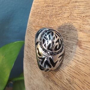 Elegant Silver Ring with Artistic Design